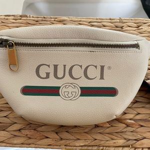 Gucci bum bag small 90